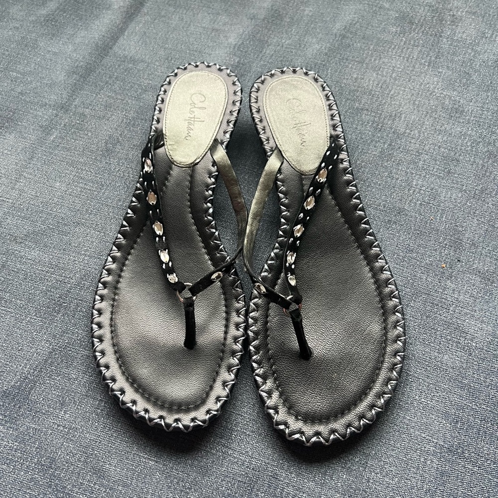 Vintage early 2000s Cole Haan Dava Thong Sandals